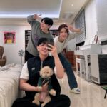 Im Soo-hyang Instagram - 고등학생 수향이는 첫기획사에서 신지오빠를 만나고 데뷔를 한 수향이는 신기생뎐에서 손자 현빈오빠를 만나서 아직도 술 한 잔 없이 새벽까지 수다 떨며 철 없는 애들처럼 잘 놀고있습니다 🐥 가끔 유행하는 것을 슬쩍 따라 해보는 척 재롱을 떨기도 하구요 😂 Feat. 뒤늦은 #스모크챌린지 같지않은 그렇지만 챌린지 같은 그런 요상한 춤을 추는 노래방동기와 뒷구르기해도 잘한다라고 해주는 착하신 많이 부은 사람