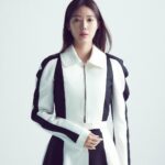 Im Soo-hyang Instagram - D-day 드디어 오늘🥸 #꼭두의계절 메이크업 @hello_hyesun 헤어 @suhwa22 스타일링 @joohee_nam 포토 @zooyonggyun @singlesmagazine @fn_ent_.