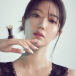 Im Soo-hyang Instagram - D-day 드디어 오늘🥸 #꼭두의계절 메이크업 @hello_hyesun 헤어 @suhwa22 스타일링 @joohee_nam 포토 @zooyonggyun @singlesmagazine @fn_ent_.