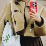 Im Soo-hyang Instagram - I'm looking forward to our next year🤍 @diame_official #크리스마스선물 #다이아몬드목걸이 🎄🧑🏻‍🎄🎁 #AD