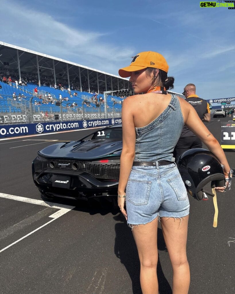 Indiana Massara Instagram - Start your engines, IT’S RACE DAY!! 🏁🧡🖤 @mclaren @mclarenshadow Miami Beach, Florida