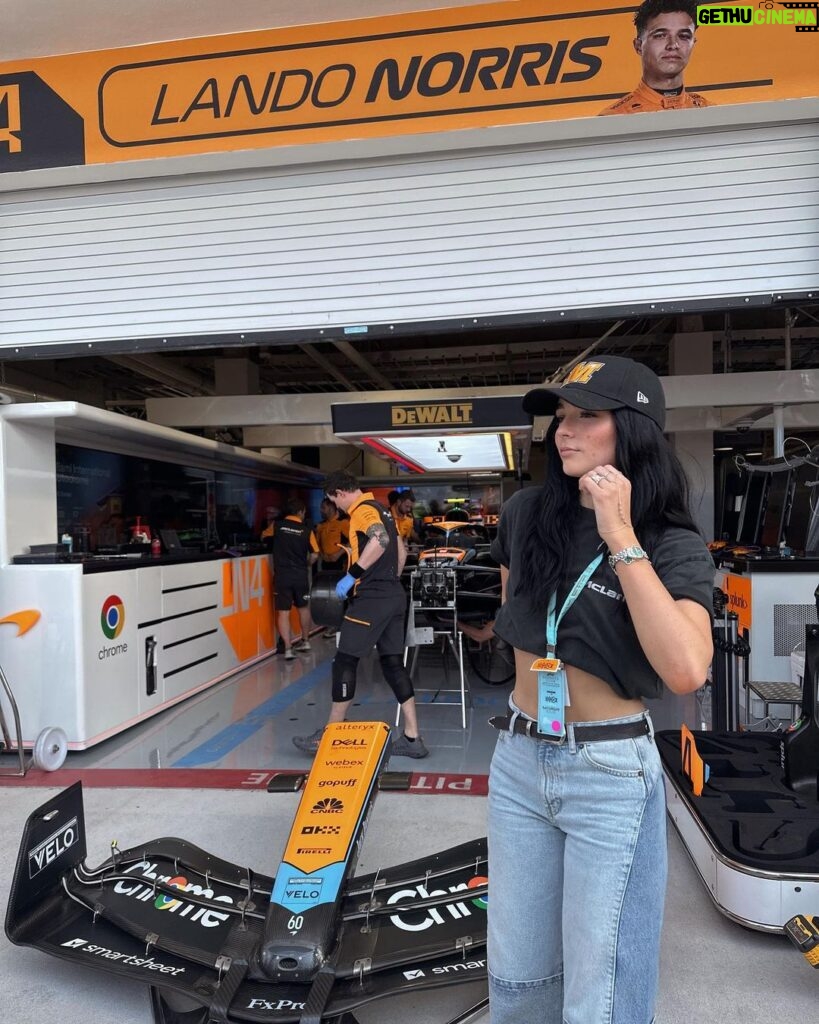 Indiana Massara Instagram - Start your engines, IT’S RACE DAY!! 🏁🧡🖤 @mclaren @mclarenshadow Miami Beach, Florida