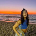 Indiana Massara Instagram - Something in the orange… Fit: @citybeachaustralia 💙 Scarborough, Western Australia