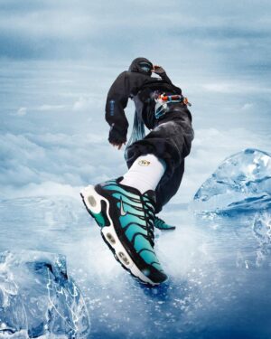 Ines Benazzouz Instagram - Inoxtag x Nike 🧊
« Road to Everest »
Merci à Nike de me faire confiance et de m’accompagner pour un des plus gros projets de ma vie. Écrivons une nouvelle histoire ensemble ❤️🏔️

Collaboration with @nikeparis 
📸 @alexipav 
🥼  @___rrxii 
set design: @sevendamas 
post prod: @azadehavije 
studio/prod: @studio258_paris 

Collaboration commerciale 🤝
Photos retouchées 📸