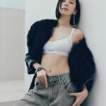 Irene Kim Instagram - Diamonds & denim💎 @voguekorea December with @fredjewelry 😘 photographed by @daehanx contributing fashion editor @modamijin stylist @soorink hair @han_jisun makeup Ryung Hye Park