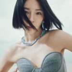 Irene Kim Instagram - Diamonds & denim💎 @voguekorea December with @fredjewelry 😘 photographed by @daehanx contributing fashion editor @modamijin stylist @soorink hair @han_jisun makeup Ryung Hye Park