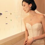 Irene Kim Instagram - A bit of classic Hollywood glam🤍 Jewels: @fredjewelry Dress: @nicolefeliciacouture
