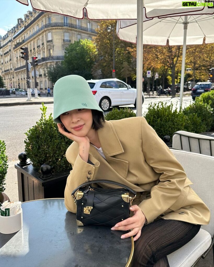 Irene Kim Instagram - Fall in Paris is so special 🍂💕 #광고 @louisvuitton Paris, France