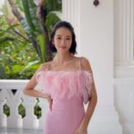 Irene Kim Instagram - Pretty in pink with @revolve 🦩🫧💖 #AD #REVOLVEaroundtheworld Singapore