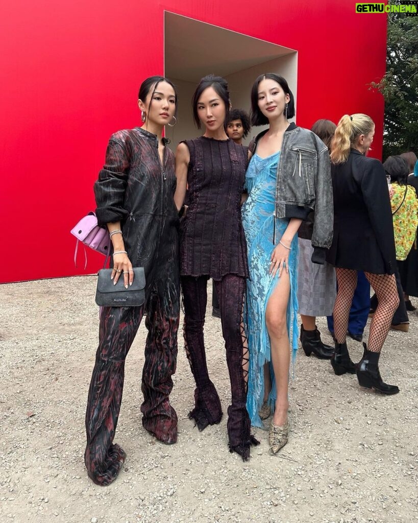 Irene Kim Instagram - @acnestudios moments…featuring all my gorgeous ladies✨ The collection was so goooooood❤️‍🔥 Paris, France