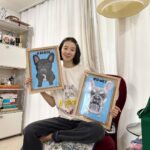 Irene Kim Instagram - The best gift ever. Thank you @benlenovitz for these adorable portraits of my Biggie & Bowie! I teared up when I saw these…you guys know how much Biggie & Bowie mean to me🥲 제가 힘들때, 슬플때, 행복할때 무한 사랑을 주는 비기와 보위 항상 고마워🥺 세상에 하나뿐인 사랑하는 반려동물을 추억할 수 있는 경험을 신세계백화점만의 단독 팝업에서 10월4일-22일까지 반려동물 초상화 전문 아티스트 벤 레노비츠을 만나볼수있음니다❤️❤️❤️ #광고 #신세계X벤레노비츠 #벤레노비츠 #반려동물초상화