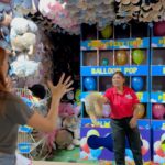 Iris Mittenaere Instagram - You ll find me where I belong : The Kids zone 🧸 Donc mon nouveau pote est un paresseux 🦥 on lui donne quoi comme nom ?! je dead de @diegoelglaoui blasé face à moi en folie 😂 Global Village
