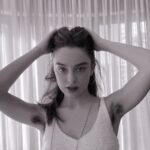 Isabella Moreira Instagram - so so so good 💿🎞️☕️🌻✨☀️🍀 obrigada pelas fotos amor da minha vida, @halanalacerda
