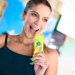 Isabella Santoni Instagram - Ano começou e com LaFrutta de @sorvetesnestle tem tudo pra ser mais refrescante! 🥰💪🏼🌴 Rolou uma experiência única com a @academiafoguete e não há sensação melhor do que começar o final de semana me exercitando! 🚀 Melhor do que isso é só terminar com o picolé de manga LaFrutta que é feito com fruta de verdade, sem glúten, sem corante e sem lactose🤞🏼🥭 Corre pra se refrescar com LaFrutta nesse verão e garantir seu bem-estar! #DesfruteASuaAlegria #publicidade
