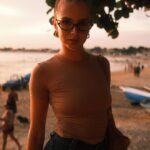 Isabella Scherer Instagram - Minha Skin Verão com meu Skin Cropped @insiderstore, a blusa mais confortável e versátil! Cupom: ISA (12% OFF) *publicidade