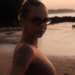 Isabella Scherer Instagram - Minha Skin Verão com meu Skin Cropped @insiderstore, a blusa mais confortável e versátil! Cupom: ISA (12% OFF) *publicidade