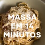 Isabella Scherer Instagram – Em quantos minutos você acha que fiz meu almoço? 

Receita:
– 150g bacon
– 1/2 cebola grande
– 1/2 pimenta dedo de moça 
– tomilho fresco
– pimenta do reino
– parmesão ou grana padano ralado na hora 
– sal a gosto 

Quando fizer, me marca?