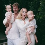 Isabella Scherer Instagram - The Pequenos te desejam um feliz 2024 ❤️ Obrigada pela companhia esse ano ❤️
