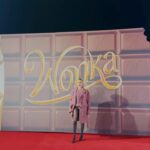 Isabella Scherer Instagram - Wonka World Premiere 🍫 Pega o vonau que eu tô nojeeeeeeeenta!!!!! Royal Festival Hall