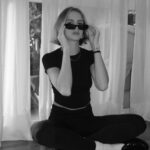 Isabella Scherer Instagram – Look aprovado? Amo me sentir bonita e, principalmente, confortável! Por isso hoje escolhi um look todo @insiderstore! Zipper Legging + Skin Cropped + Wing Suit 🫶🏻
Cupom: ISA – 12% OFF 
*publicidade