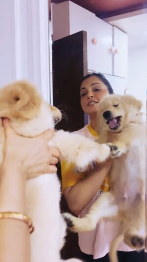 Isha Koppikar Instagram - When Boomerang was just a tiny pup and I could actually lift him up! 🐾😂 
#Throwback #PuppyDays #PuppyTalks #JustForFun #Memories
