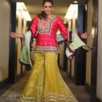 Isha Koppikar Instagram - The season is lights is here and I had the wonderful chance of celebrating it with the students of @richmonddglobalschool in Delhi at their Diwali Mela 🔥 Wearing - @mirpurimaheka Makeup - @umang_vanshika Jewellery - Silver by @curiocottagejewelry Managed by - @dipalijoshi01 @vkcelebrities