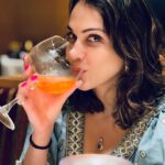 Isha Koppikar Instagram - Swipe through to see my moods 🤣 Caption the story behind these photos!