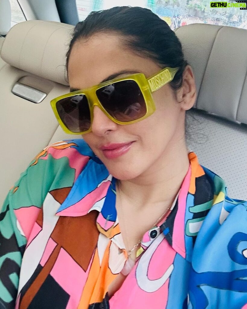 Isha Koppikar Instagram - Feeling bright and radiant in every shade of happiness! 🌈☀️ #vibrant #fashion #ootd #sundaymood #sundayfunday