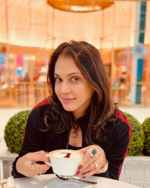 Isha Koppikar Instagram - Fueling dreams, one cup at a time. Cheers to coffee and conquering goals! ☕️

#coffee #weekendvibes #coffeelover #morningmood