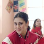 Isha Malviya Instagram - Tere piche pagal hoyi! 😍 keep making dance reels using this hookstep, i'll repost it on my story!💕 #ishamalviya #VePaagla #playdmfofficial #trendingaudio #trending