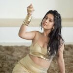 Isha Malviya Instagram - Has our golden girl #IshaMalviya impress you much? 💕 Keep supporting her in Bigg Boss 17. ❤️ #teamishamalviya Shot by: @deepikasdeepclicks Edited by: @ashmaneditors Makeup: @makeupbyharpyvirk Hair: @shabana_sheikh_11 Jewels: @fadindiaaa Styled by: @khwaish_mehta @isshhhbykhwaish Studio: @oatmilksocial @karinabedi_ Team: @insyncdigitals @colorstv @officialjiocinema #biggboss17 #bb17 #colorstv #jiocinema #endemolshine #ishamalviya
