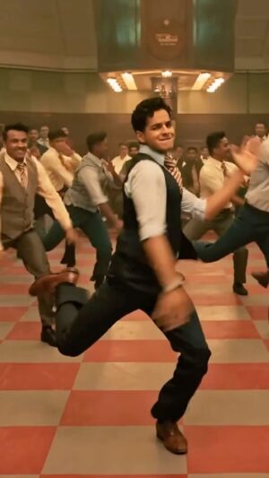 Ishaan Khattar Instagram - Starting your day with some parwaana energy 💘 our one shot wonder! Let’s see your style of #MainParwaana ! 

@arrahman @arijitsingh 💘