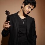 Ishaan Khattar Instagram - Best caption gets *these shades —> 🕶️ *the ones referred in the caption not the image 🌝