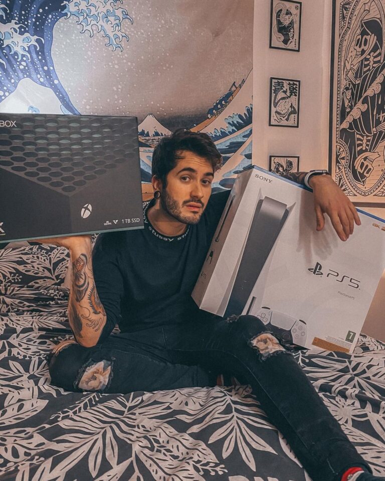 Ismael Prego Instagram - SORTEAZO: 5 PlayStation 5 y 5 Xbox series X. Para participar ve al link que he dejado en mi perfil. Así, sin más. Por vuestra cara bonita. Gracias @joinqoala por esta locura.