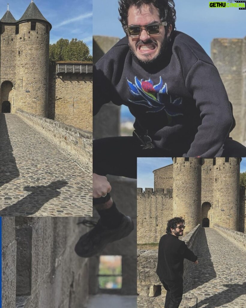 Ismael Prego Instagram - Carcassonne está guapo. Los franceses tienen buenos castillos y buenas referencias que solo yo capté como buen videojugador. 1- Empezamos con un póster to guapo. 2- Seguimos con cosas guapas. 3- La princesa del castillo siendo rescatada para luego perder aplastantemente al Claim. 4- No temáis, la cacería todavía no ha empezado. 5- Os enseño a hacer un Lakitu Skip 6- Si sigo subiendo me encuentro a las Gárgolas del Campanario. 7- Pero si bajo creo que me encontraré algo peor. 8- Efectivamente. 9- Vivo con tu madre, en un castillo. 10- A veces lo traigo gordo. ¿Cómo seguía? Carcassone Cité Médiéval