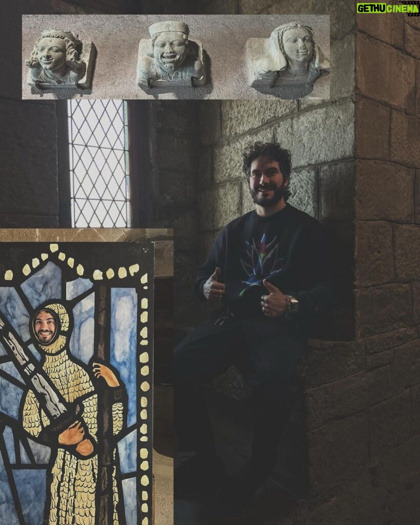 Ismael Prego Instagram - Carcassonne está guapo. Los franceses tienen buenos castillos y buenas referencias que solo yo capté como buen videojugador. 1- Empezamos con un póster to guapo. 2- Seguimos con cosas guapas. 3- La princesa del castillo siendo rescatada para luego perder aplastantemente al Claim. 4- No temáis, la cacería todavía no ha empezado. 5- Os enseño a hacer un Lakitu Skip 6- Si sigo subiendo me encuentro a las Gárgolas del Campanario. 7- Pero si bajo creo que me encontraré algo peor. 8- Efectivamente. 9- Vivo con tu madre, en un castillo. 10- A veces lo traigo gordo. ¿Cómo seguía? Carcassone Cité Médiéval