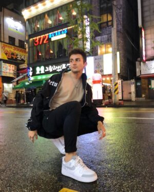 Issa Twaimz Instagram - hi i was sad and bored so i flew to korea
