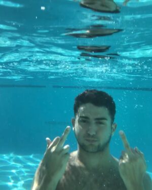 Issa Twaimz Instagram - juuusst keep swimmin and swimmin and swimmin and swimminnnnn🐠