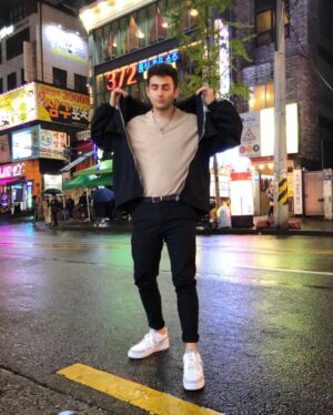 Issa Twaimz Instagram - hi i was sad and bored so i flew to korea