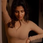 Iswarya Menon Instagram - Only in the darkness you can see the stars ⭐️💫 . 📸 @irst_photography . @noormakeup_mehndi @vgpgoldenbeachresort