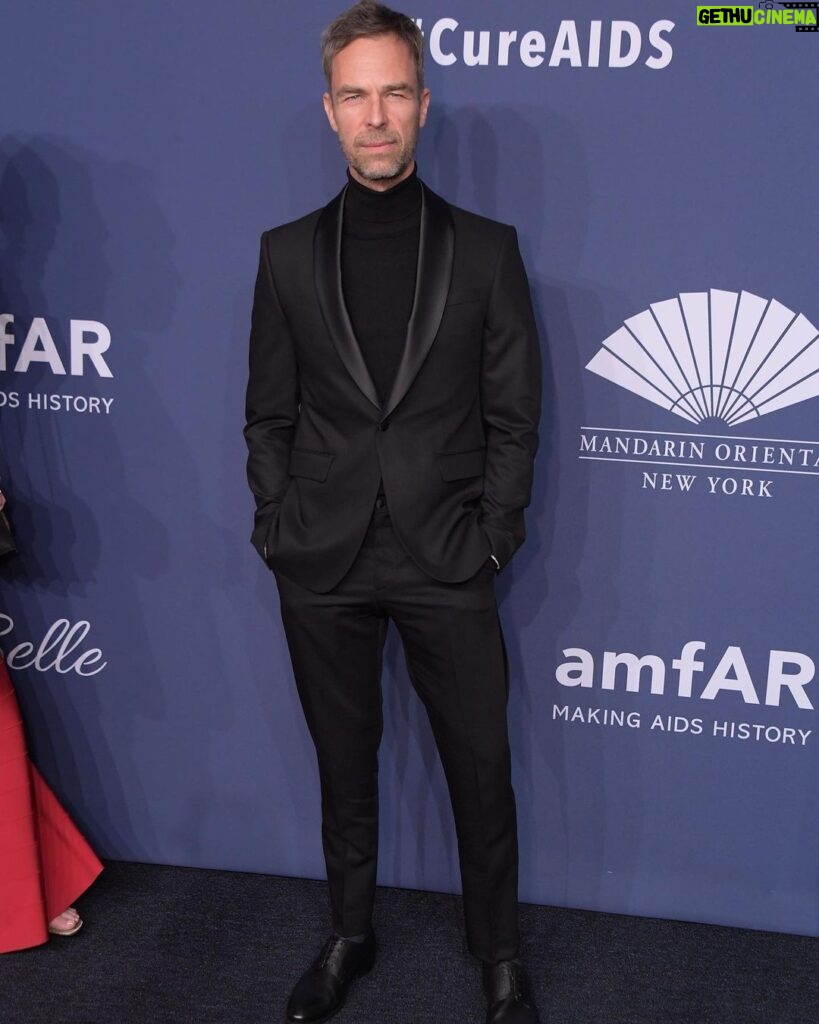 JR Bourne Instagram - #fbf to @amfar Gala in NY where we got to hear the amazing @charlieputh and I got to, for a moment, think we had much in common thanks to @micahmarcus and his tasteful styling. Alas... after asking around, Charlie was indeed NOT singing “been runnin round runnin round runnin round with a turtle on my neck” Just ask #amfar 📷 Getty Images #happyvalentinesday