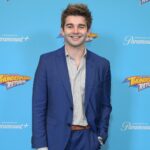 Jack Griffo Instagram - I’m so grateful for The Thundermans. I don’t know where I’d be without my family. Thanks for keeping our little show in your living rooms for over a decade. 2 days until The Thundermans Return 🩵⚡️