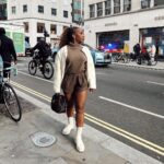 Jackie Aina Instagram – where we going? 💭 🗺️ (swipe to the end to find out)

coat: #dior
cardigan: #dissh 
shorts: #jacquemus 
boots: Dior 
handbag: #bottega 
earrings: Dior 

#londonstreetstyle #londonfashion Hermes New Bond Street