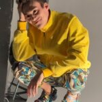 Jacob Collier Instagram - I’m on the cover of @rollingstoneuk !! Rocking the new JC x Crocs 🐊 My new song “WELLLL” drops at midnight!!!! Woooooooooop 🎸 Full interview in bio.