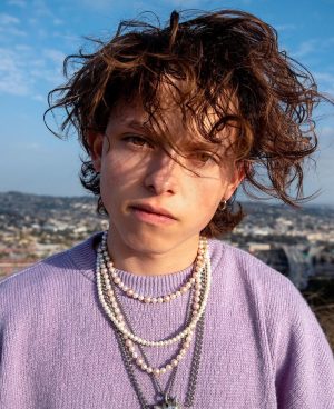 Jacob Sartorius Instagram - in 2022 we’re dropping music! listen to “IDGAF” out now on soundcloud with @realsk8 (link in story) & keep streaming “FEAR OF INTIMACY” (link in bio) 
thanks for all the love. love you back x10000000 💞