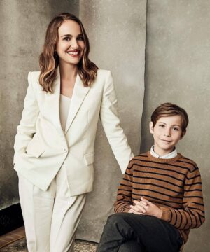 Jacob Tremblay Instagram - Me & this scene stealer! Super mom, super kind, super smart @NataliePortman! (SHE IS ALSO PADME!! #NBD) #Blessed The Death and Life of John F. Donovan #TIFF2018 (📷: @ihartmaarten)