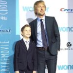 Jacob Tremblay Instagram - Rockin' the #bluesteel with my buddy Owen! #WonderMovie #ChooseKind 💙👌