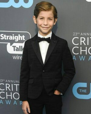 Jacob Tremblay Instagram - Me & the hostess with the mostest my good pal & fav coworker @OliviaMunn rocking the blue carpet @CriticsChoice last night.  @GiorgioArmani thank you for always making me look & feel like a star!