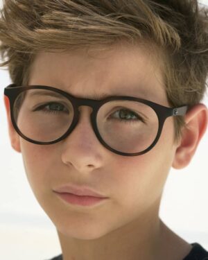Jacob Tremblay Instagram - My corneal astigmatism never looked so good. 🤓*
*
*
*(📷: @rodland.jpg)