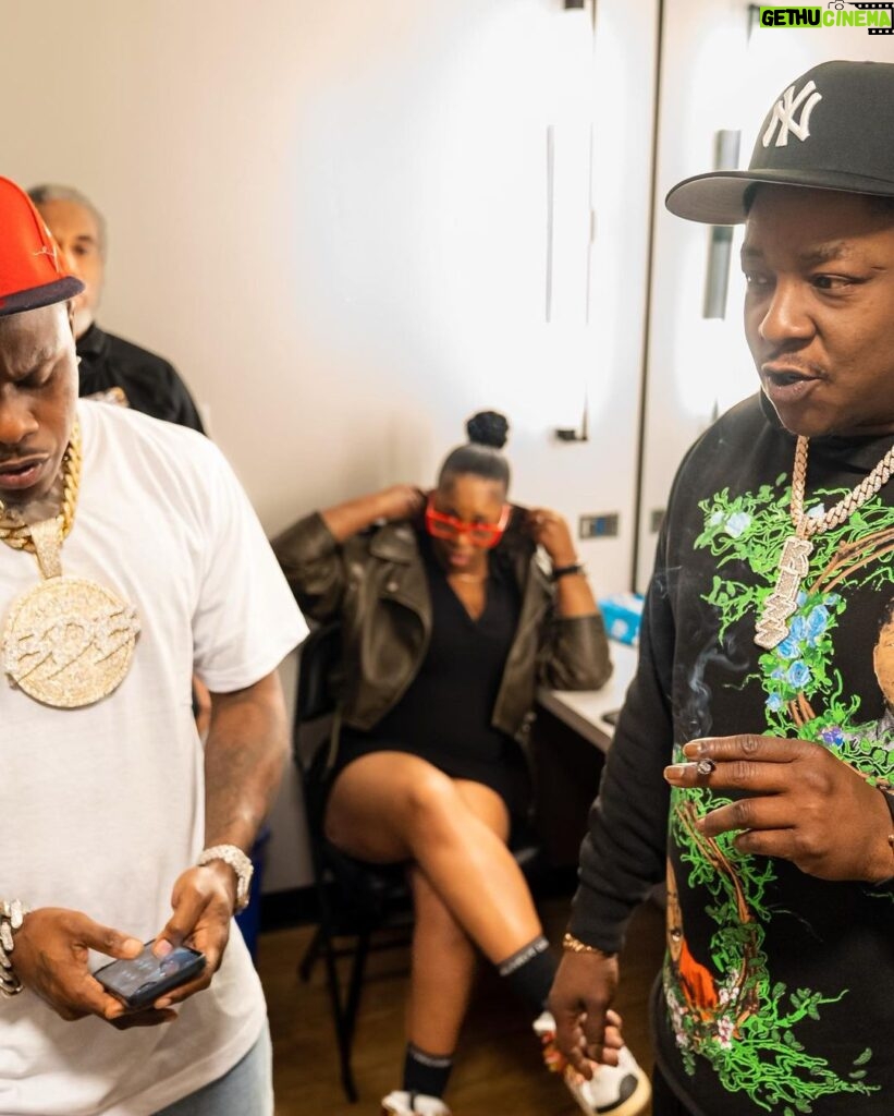 Jadakiss Instagram - Me asking @kay_rosewood I wonder if they love me in ATL just swipe 👉🏾 To see the results lol @penpushasphotography on the shots